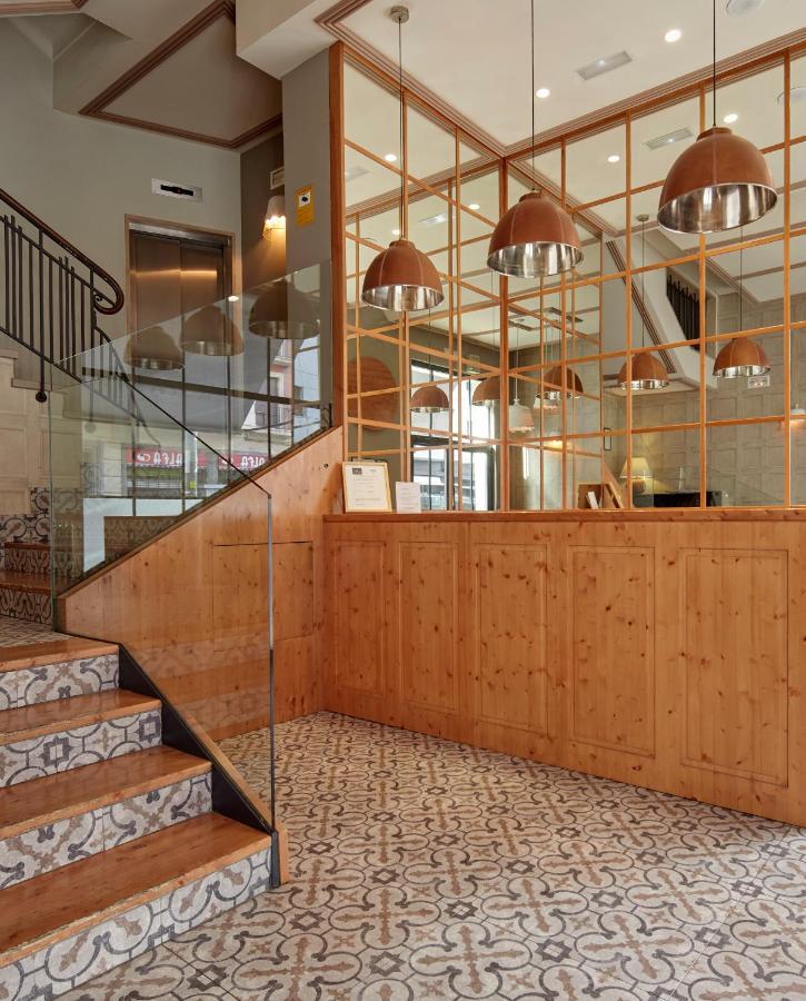 Hotel Avenida Пампона Екстериор снимка