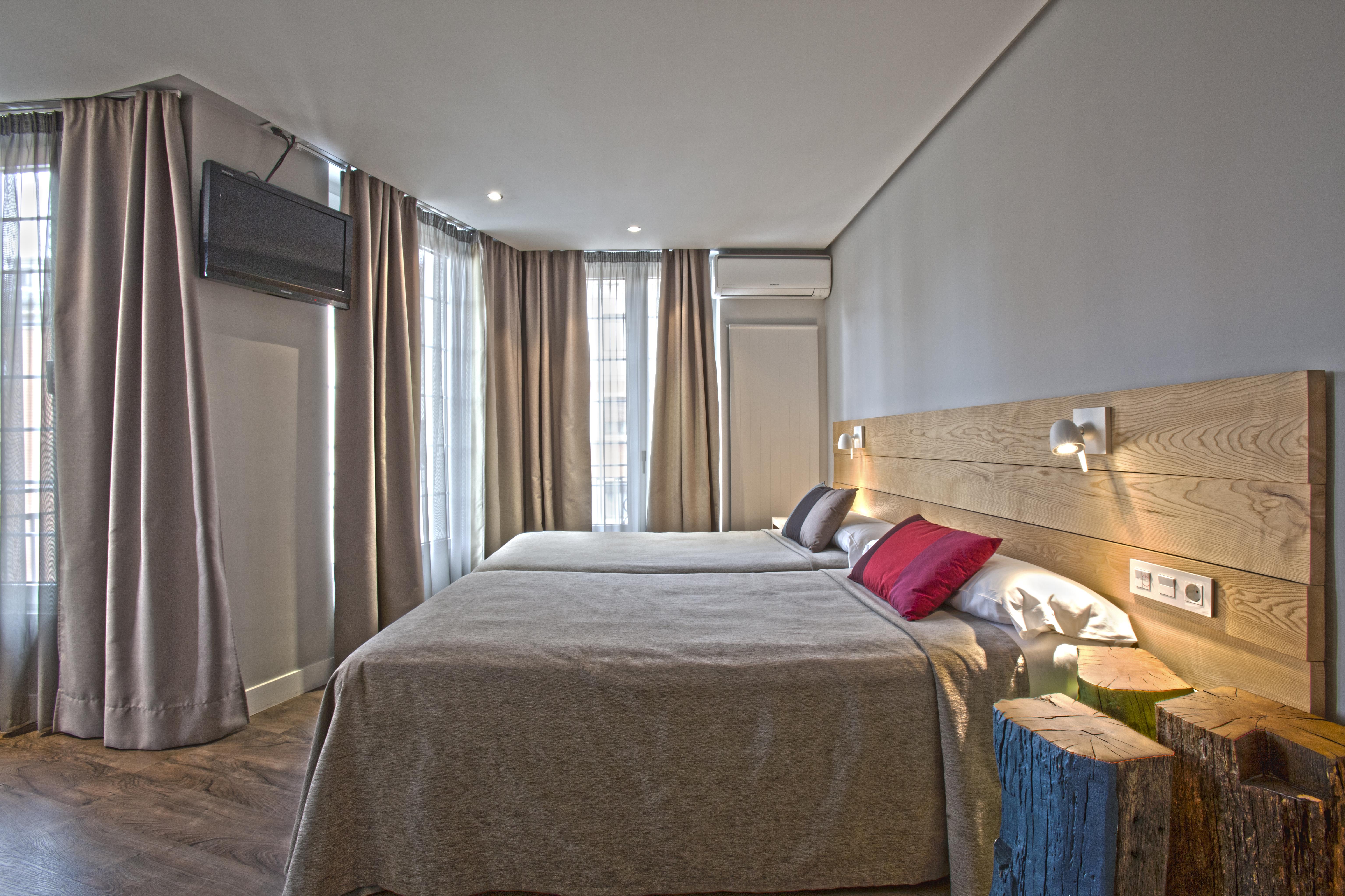 Hotel Avenida Пампона Екстериор снимка