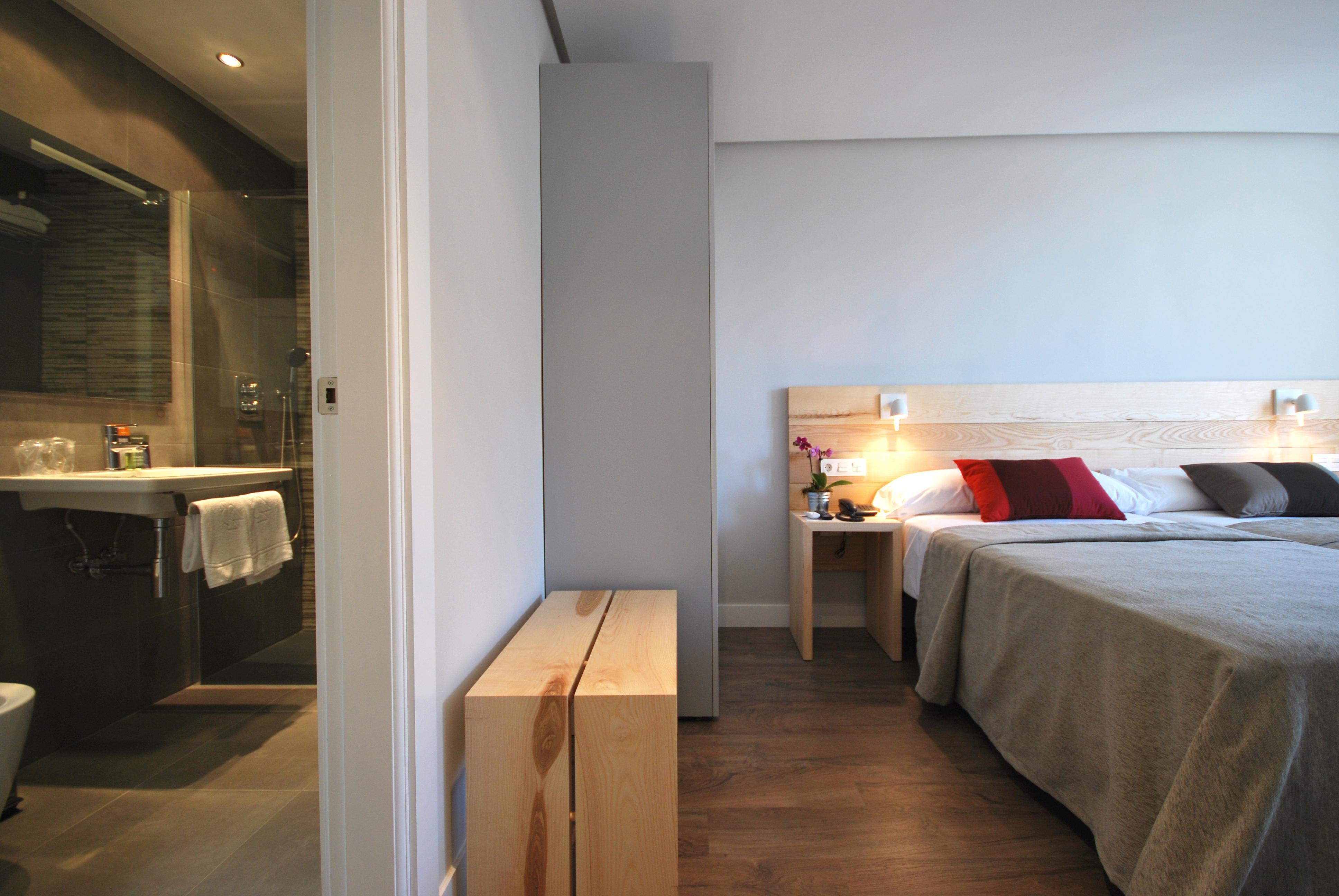Hotel Avenida Пампона Екстериор снимка