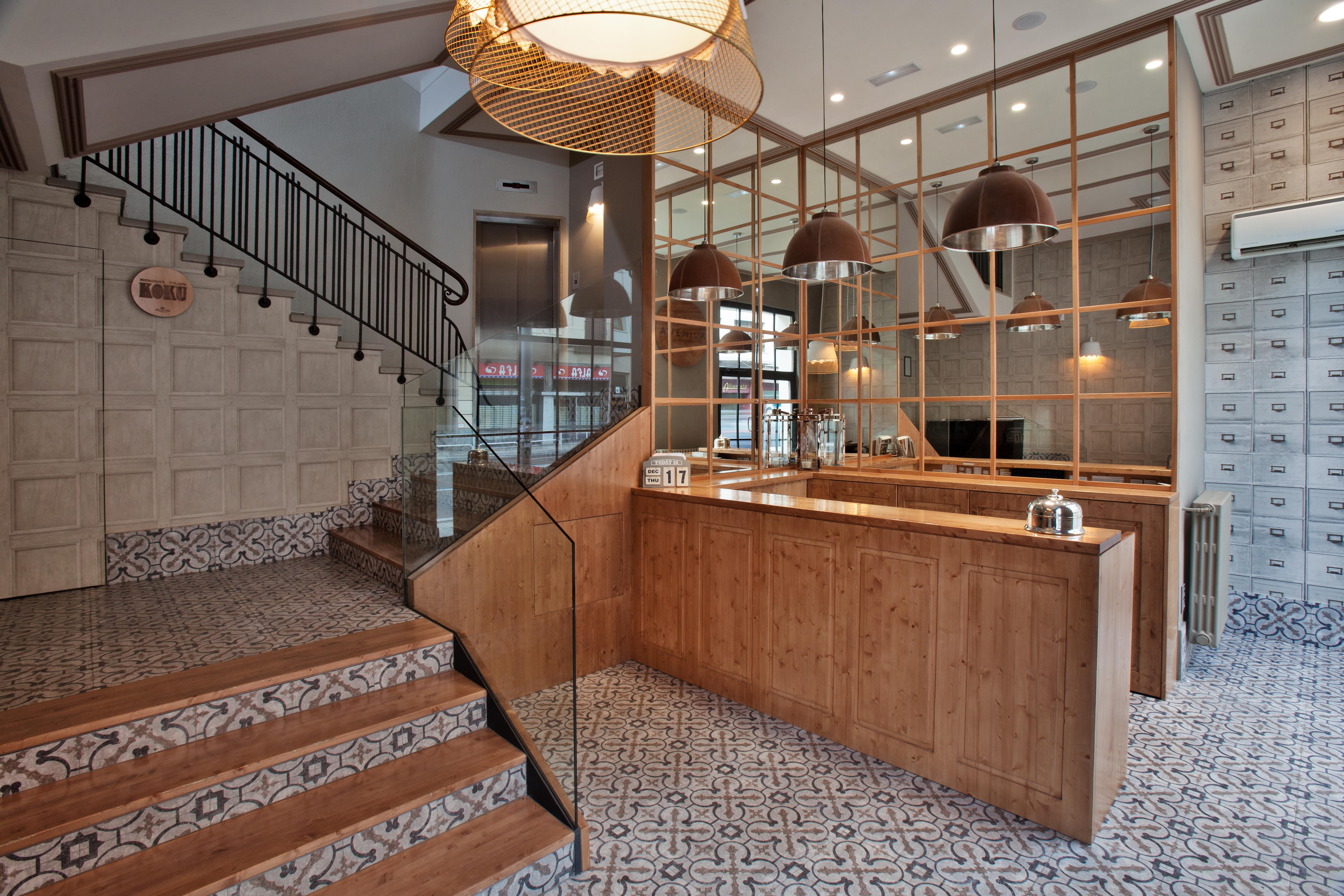 Hotel Avenida Пампона Екстериор снимка