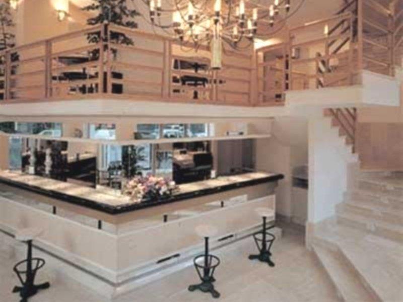 Hotel Avenida Пампона Екстериор снимка